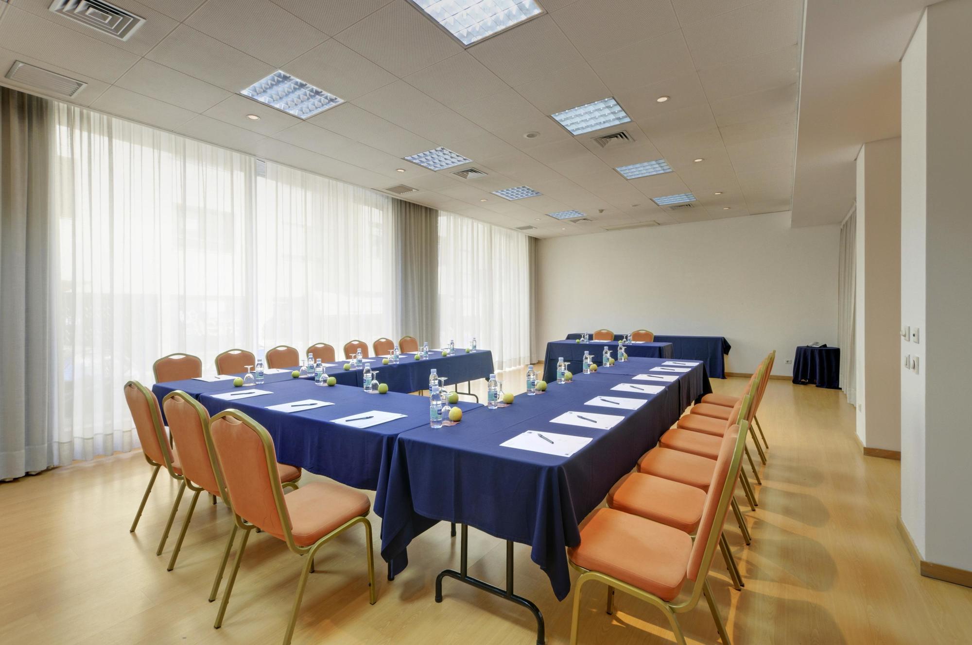 Tryp By Wyndham Centro 3* Oporto